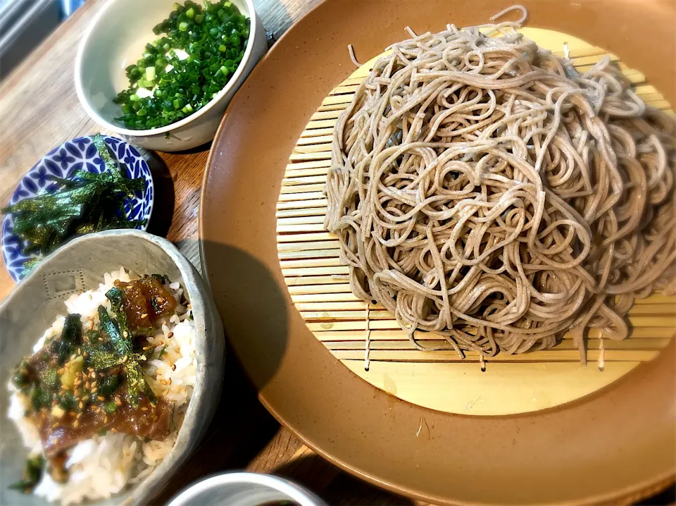 リュウキュウ丼とざる蕎麦|じゅんさんさん