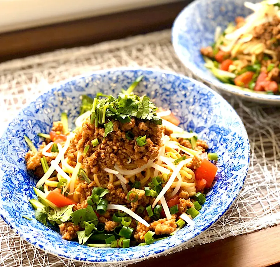 🥢濃厚ごまだれの汁なし坦々麺🥢|たいしょうさん