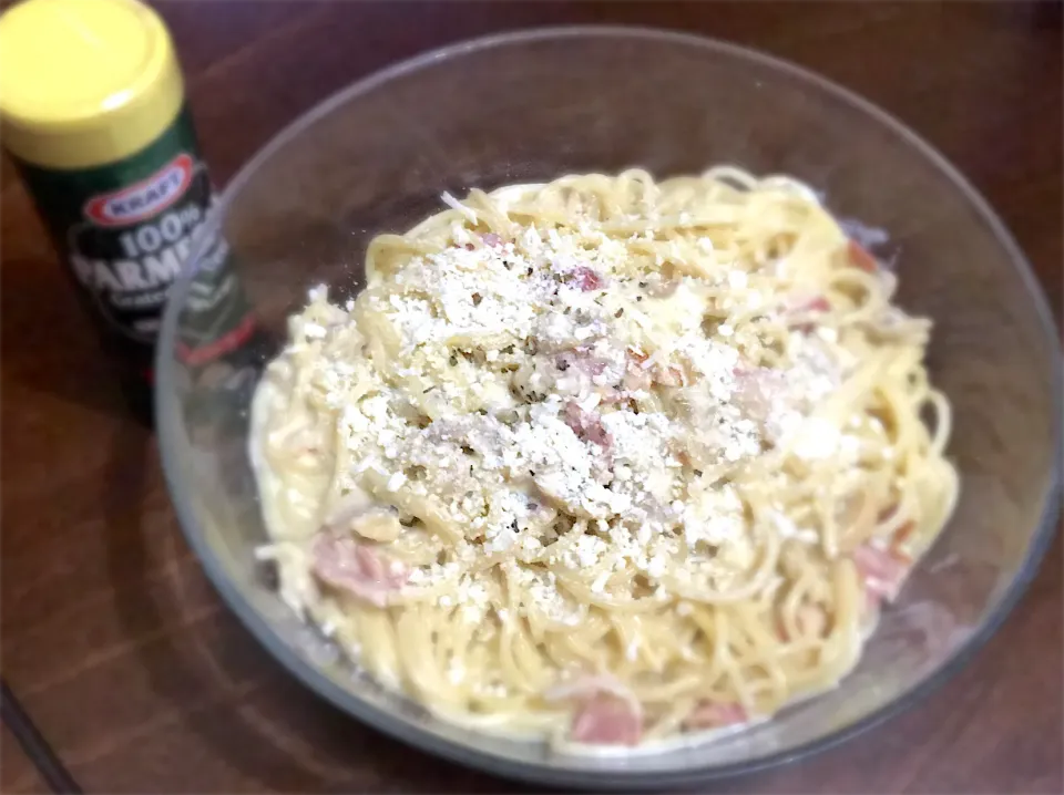 Creamy carbonara with bacon and mushroom|aiko takagiさん