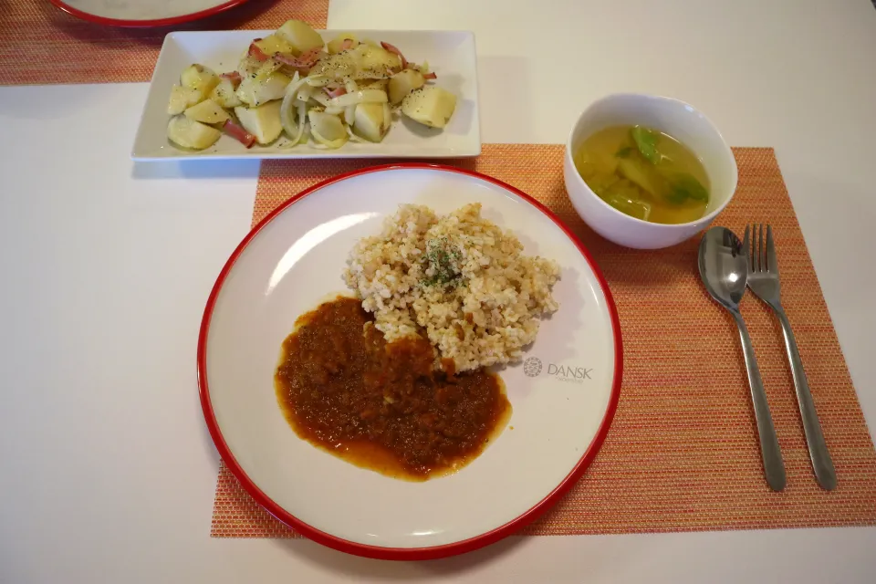 今日の夕食 レトルトかぼすカレー、塩麹ジャーマンポテト、キャベツのスープ|pinknari🐰🌈さん