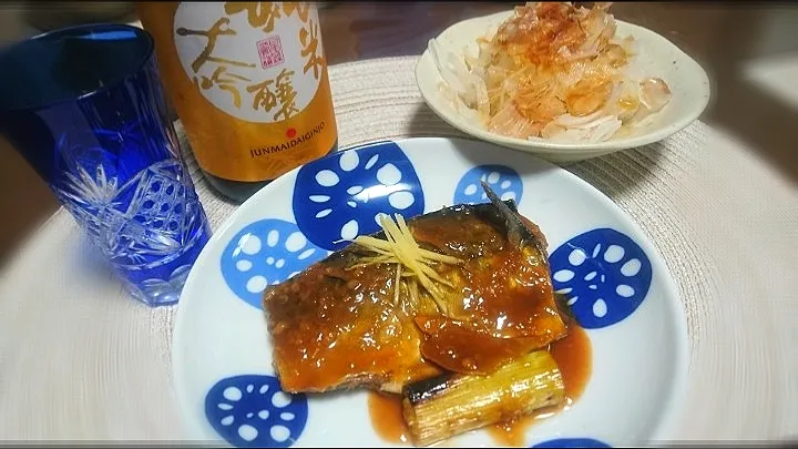 鯖の味噌煮🐟
  新玉ねぎスライス|びせんさん