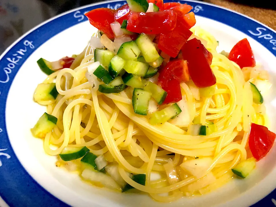 Snapdishの料理写真:夏野菜の冷製パスタ|ゆっちんさん