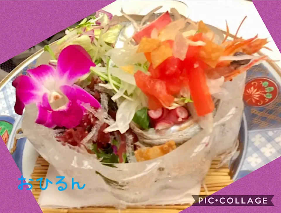 🌸氷の器で海鮮サラダ🥗|おひるごはんさん