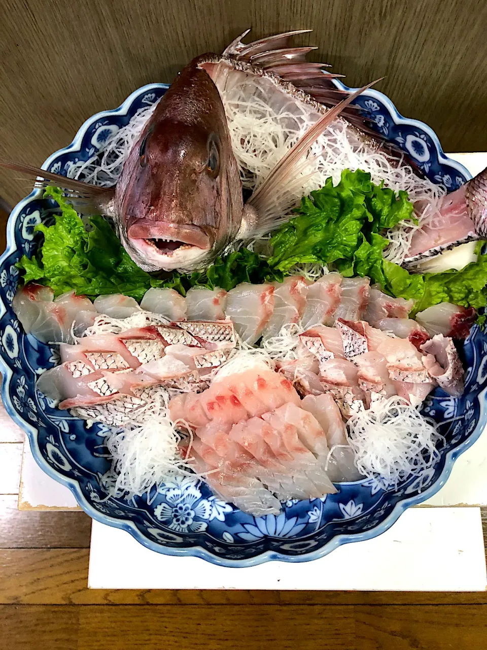 息子が捌いた 鯛のお造り😋✌️|ブンタさん