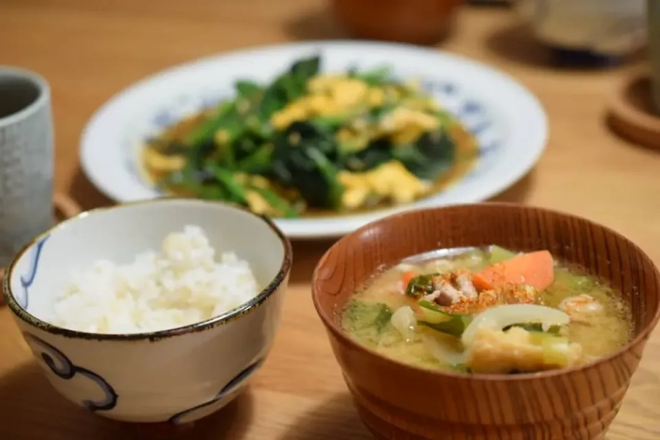 冷蔵庫の残り野菜で具だくさん豚汁|うにんぱすさん