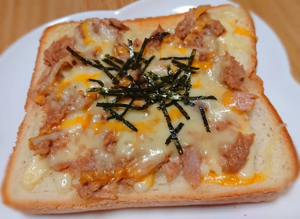 Snapdishの料理写真:照り焼きチキントースト|やっちさん