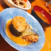 Snapdishの料理写真:サバの味噌煮缶詰|ぷーさんさん