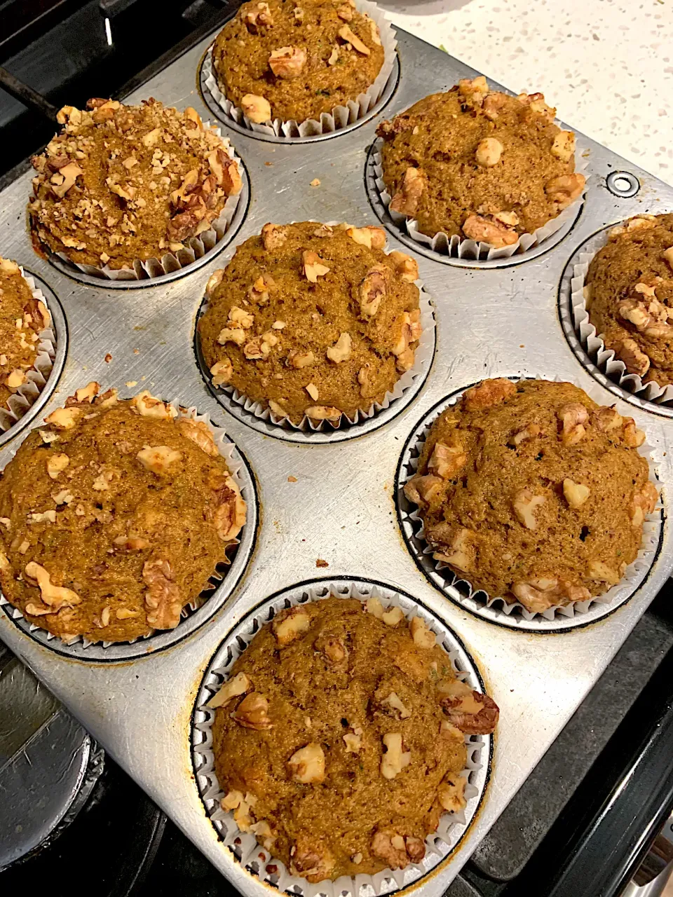 Homemade Carrot applewalnut muffin|🌺IAnneさん