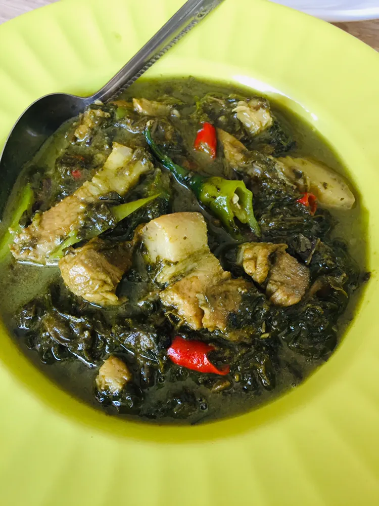 spicy taro leaves vegetable in coconut Milk|Maribel Pasugnodさん