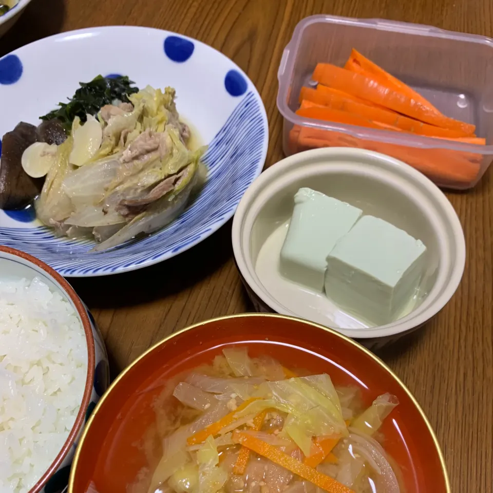 Snapdishの料理写真:5月6日夜は白菜と豚肉の重ね蒸し|とももさん