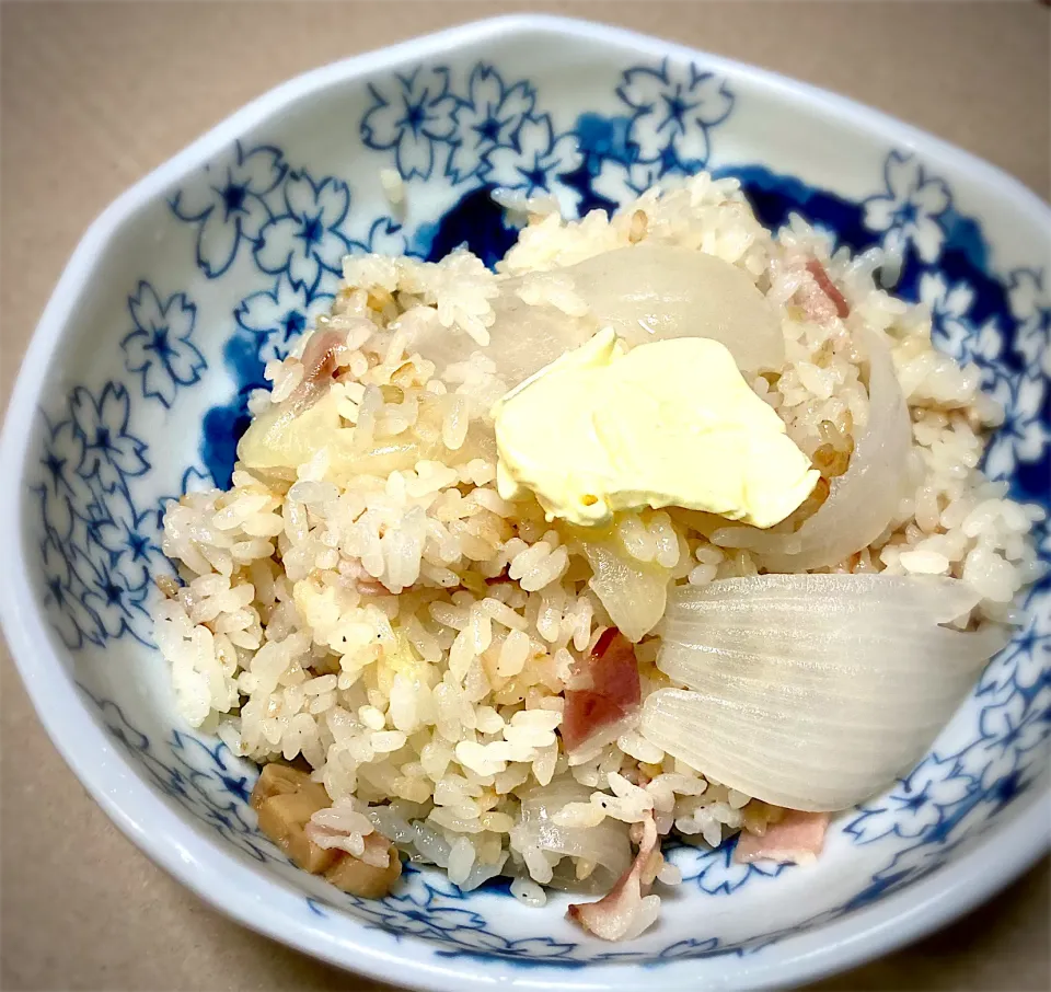 今夜は、新玉ねぎの甘さが香る、洋風炊き込みご飯を頂きます😋🎵🎉|ギムレットさん