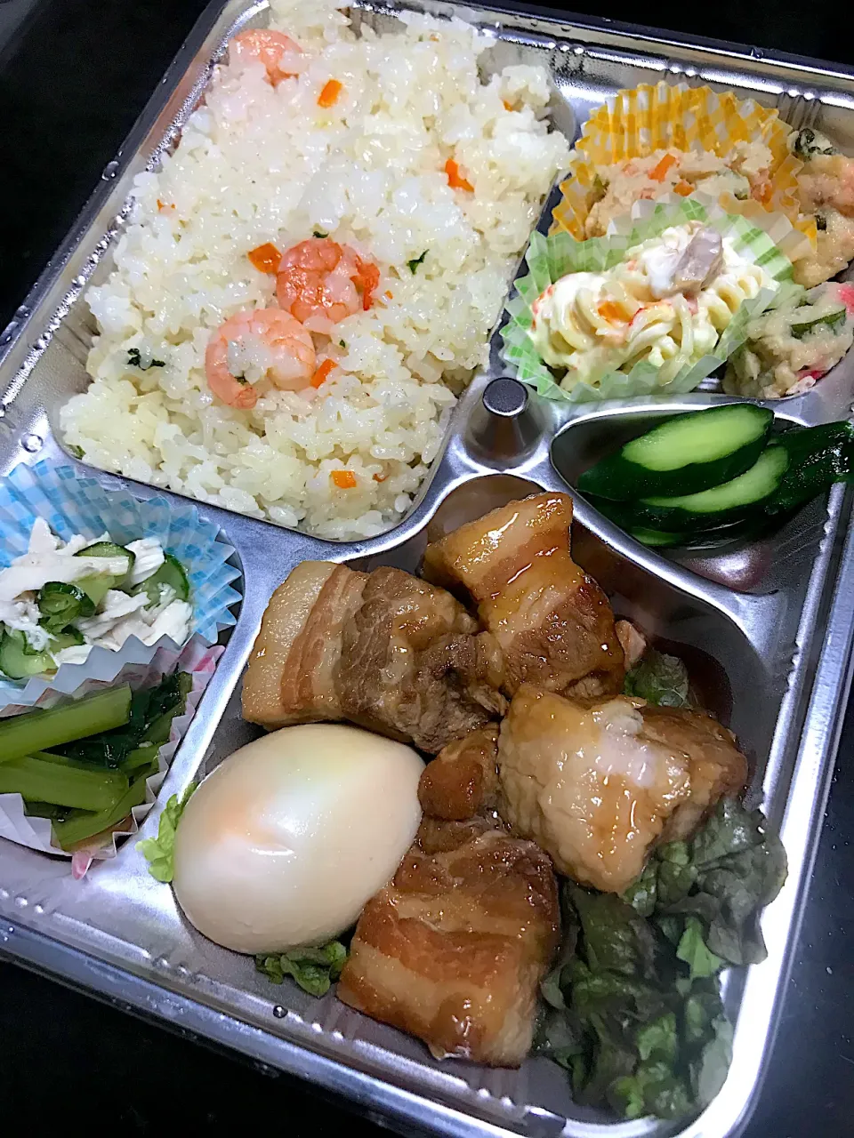 豚の角煮、海老ピラフ🦞のお弁当^ ^|saturnさん