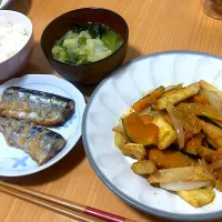 Snapdishの料理写真:✿さんまのみりん麹漬け焼き
✿かぼちゃの甘酢炒め
✿味噌汁|miya( ¨̮ )さん