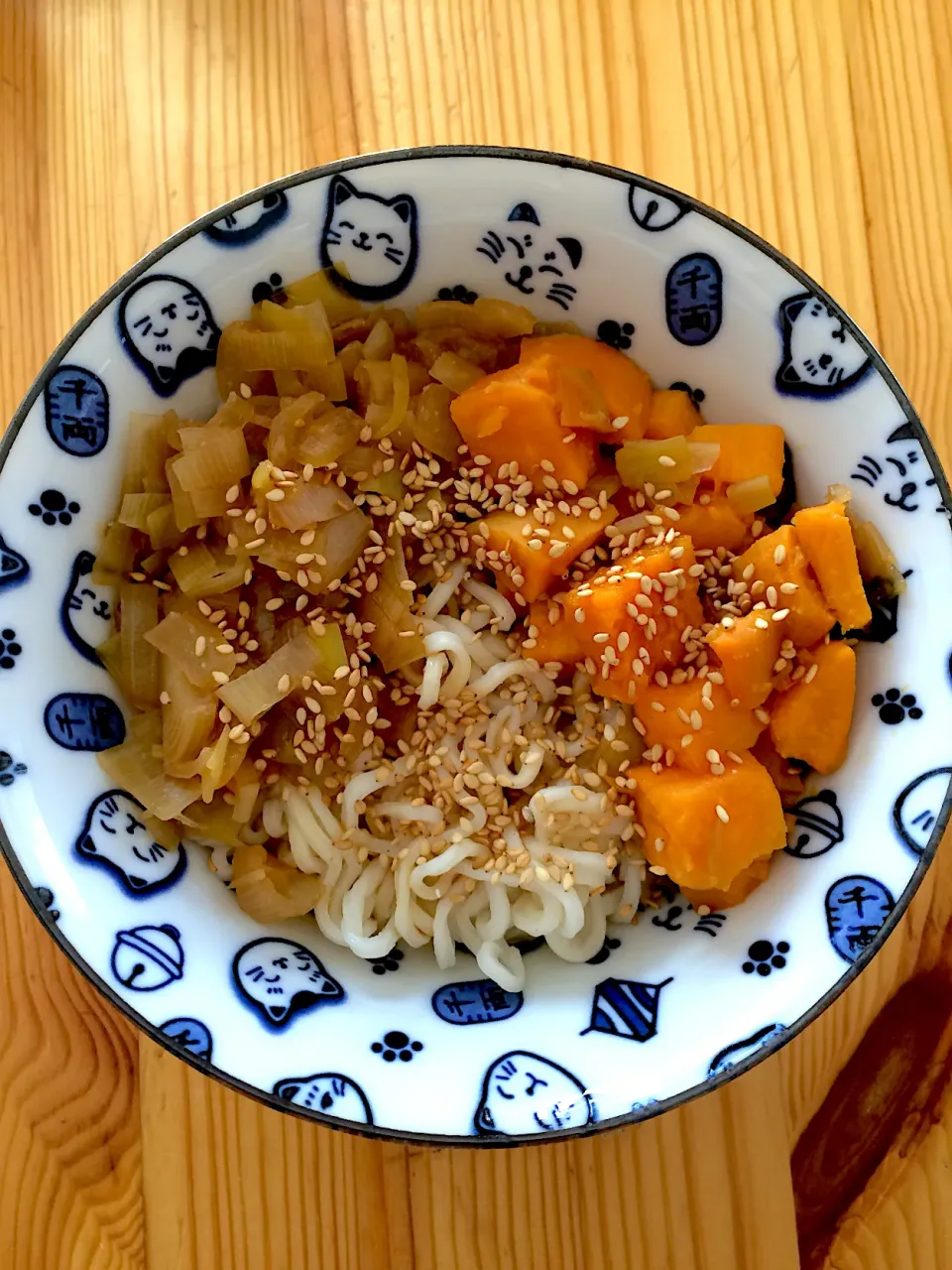 Snapdishの料理写真:Noodles with leek and sweet potato 🍠|MissYumYumさん