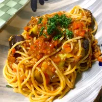 Snapdishの料理写真:基本のミートソースパスタ(in茄子)|liliyyさん