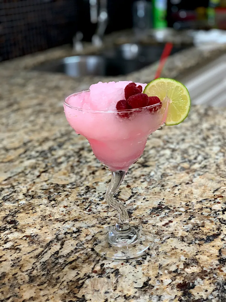 Cotton Candy Raspberry Margarita|Pretty Girl Drinks by Tさん