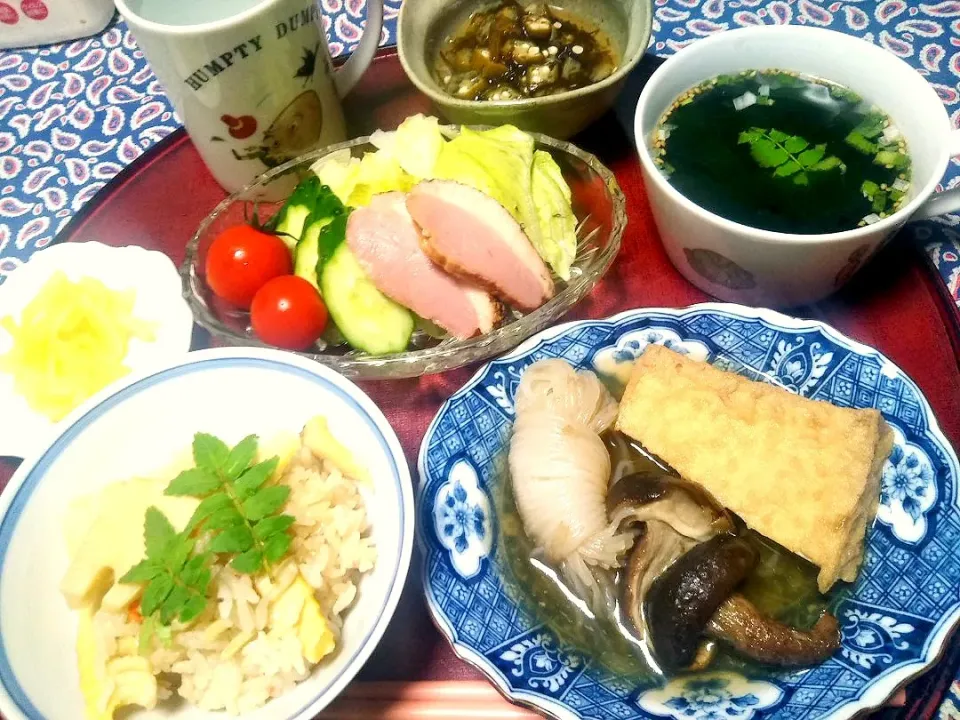 よねばーばの朝ごはん
たけのこご飯
若芽のスープ
糸蒟蒻と厚揚げ椎茸の煮物
サラダ
たくわん、
オクラのもずく和え|yoneばーばさん