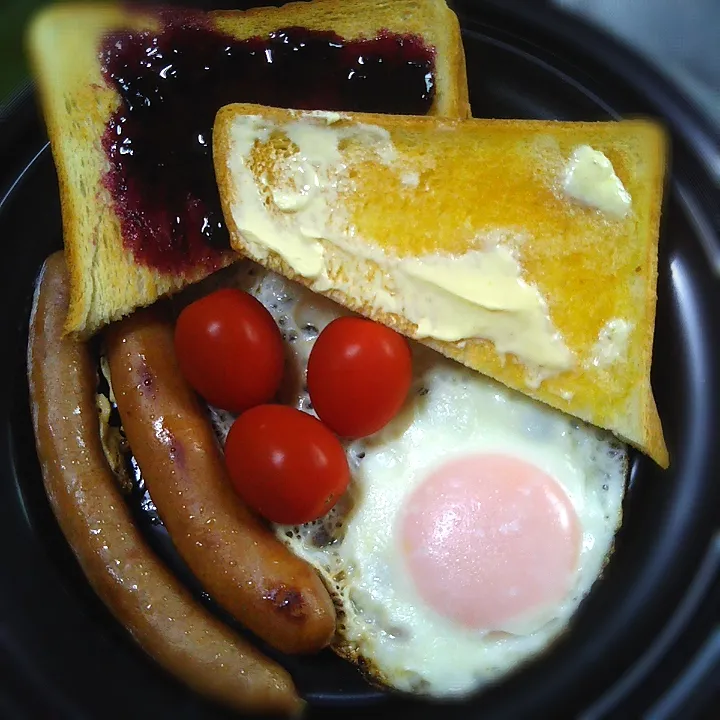 Snapdishの料理写真:朝食トースト🍳🍞|ななママさん