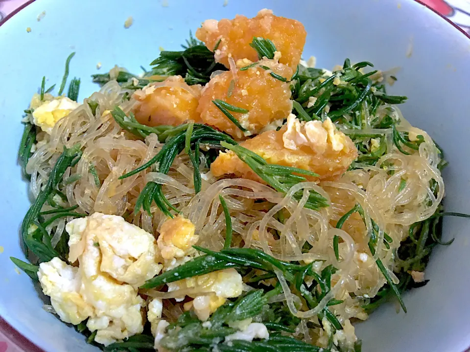 Snapdishの料理写真:Stir Fried Glass Noodle with Prawn Omelet|Kararak & Foodsさん