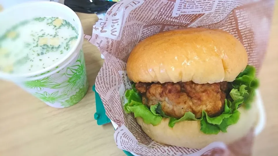 ★今日のお弁当★
☆KFC風🐓チキンフィレサンド
☆ポテトポタージュスープ
☆アロエヨーグルト|☆Chieco☆さん