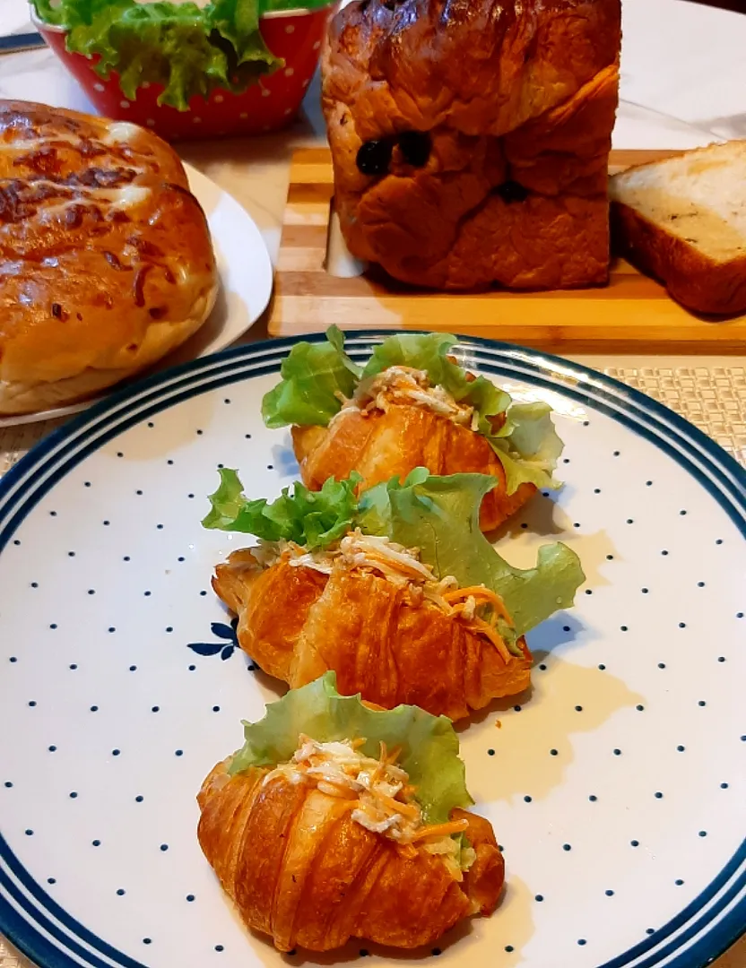 mini croissants with homemade dressing ~ blend of shredded carrots n sweet turnips, minced pork n mayonnaise.|ģřãçîöůşさん