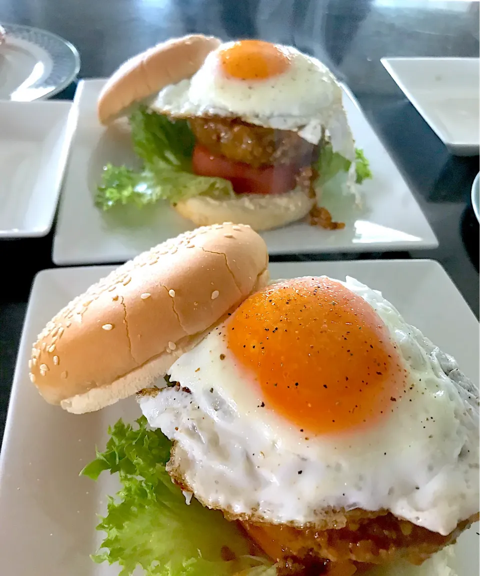 ハンバーガー🍔ボリュームたっぷりモス風|シュトママさん