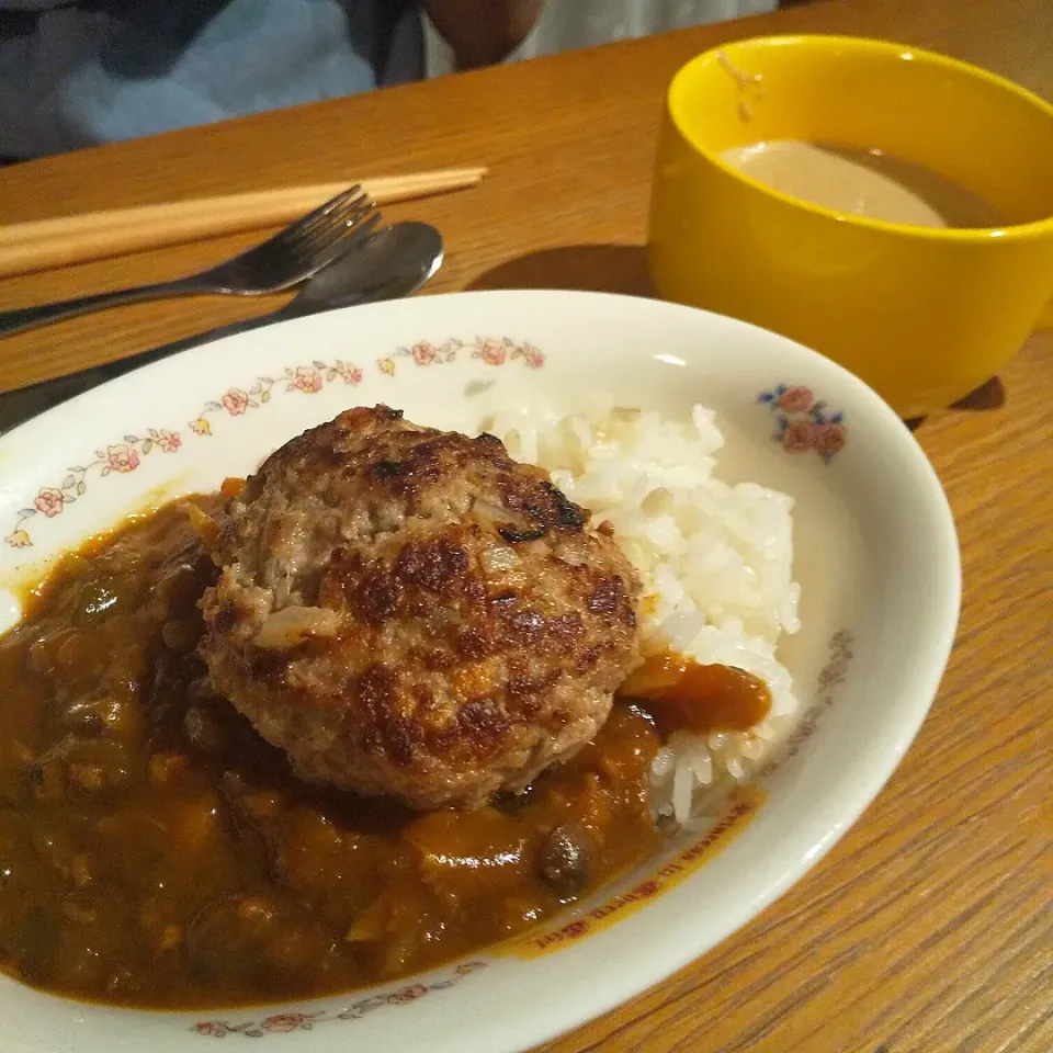 こどもの日リクエストご飯   お魚ミンチのキーマカレー、ハンバーグ乗っけ|まきごろうさん