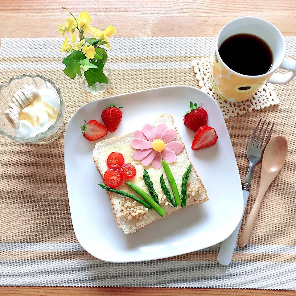 おうちカフェ「お花のトースト💐」|Happy suzumeさん