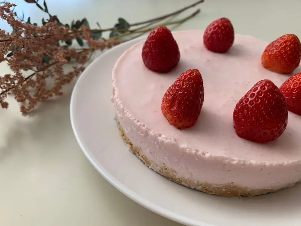 いちごヨーグルトムースケーキ🍓🍰💕|manamaruさん