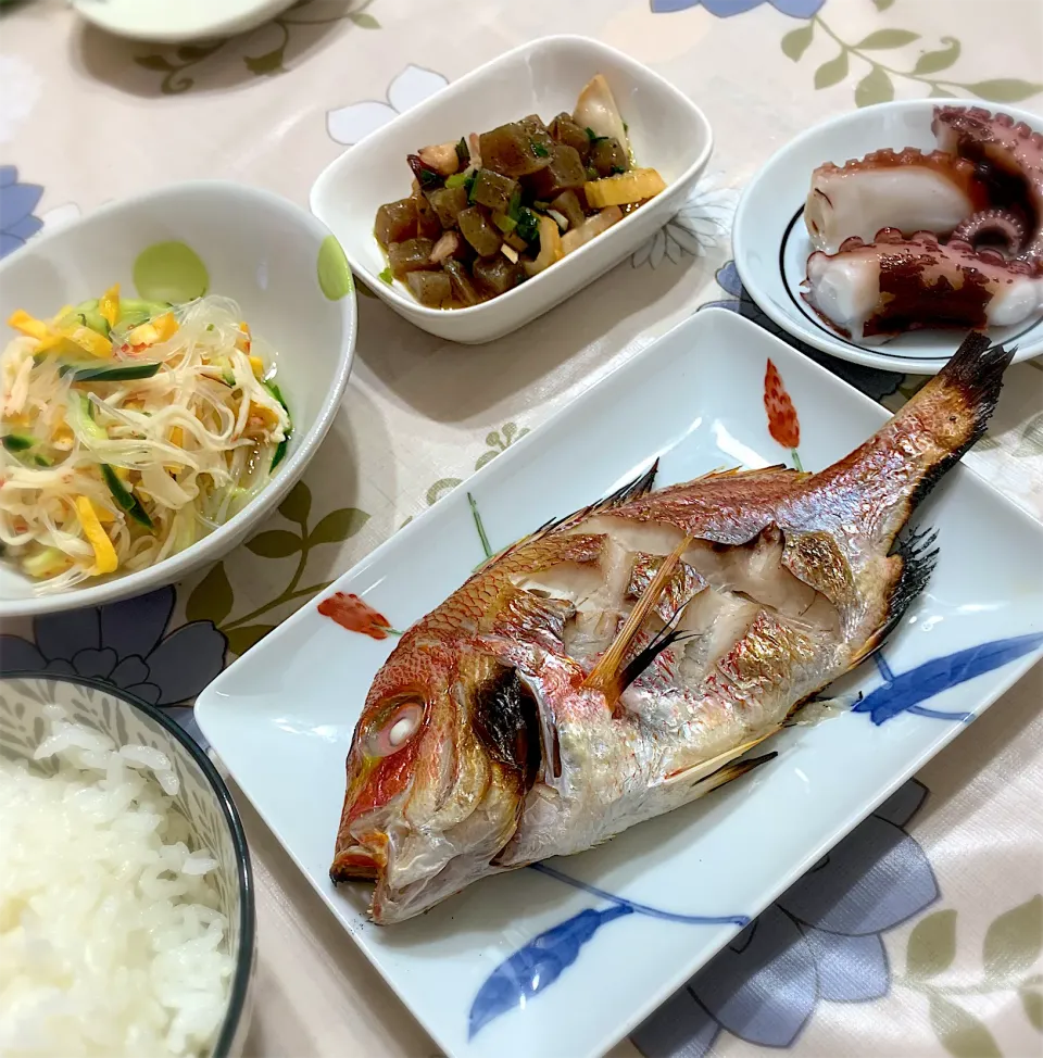 鯛の塩焼き、春雨の中華風酢の物、タコのぶつ切り|ミルさん