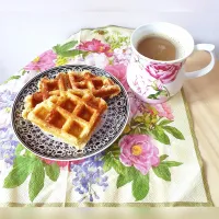 Snapdishの料理写真:Sometimes all we need is a cup of coffee, sweet waffles and flowers ~ SuJo|Susie Joさん