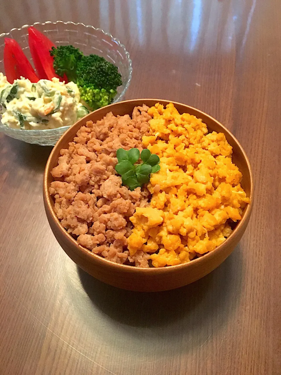 Snapdishの料理写真:鶏そぼろ丼|Noriさん