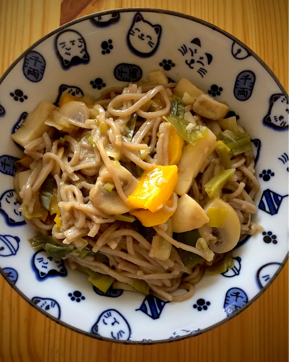 Snapdishの料理写真:Soba noodles with veggies 🥢|MissYumYumさん