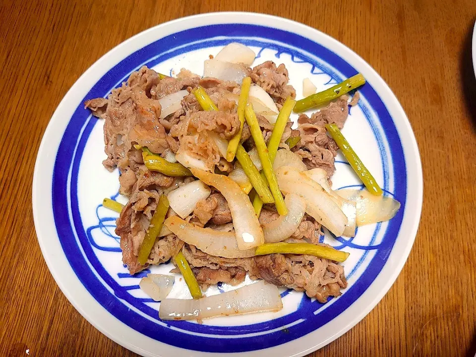 牛肉新たまニンニクの芽塩コショウ炒め|Akiko Nakamotoさん