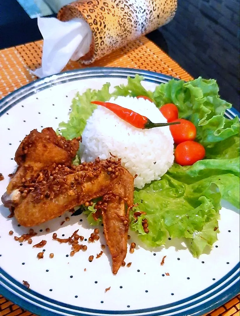 Fried chicken wing with coriander seed & shredded ginger|ģřãçîöůşさん