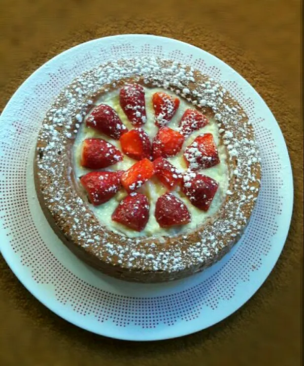 Strawberies cake with crème patissière 🍓|According to Hana 🌻 🍴♨さん