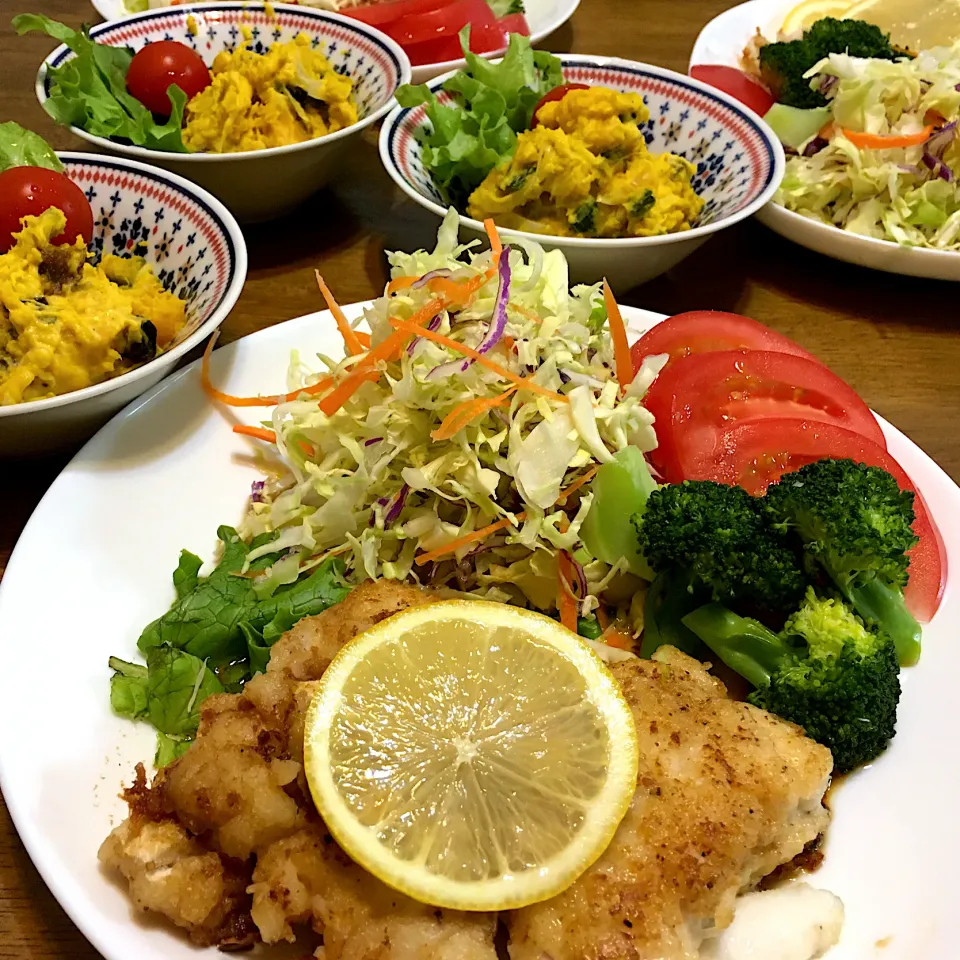 Snapdishの料理写真:昨日の夕飯！タラのムニエル🎶|がおりんさん