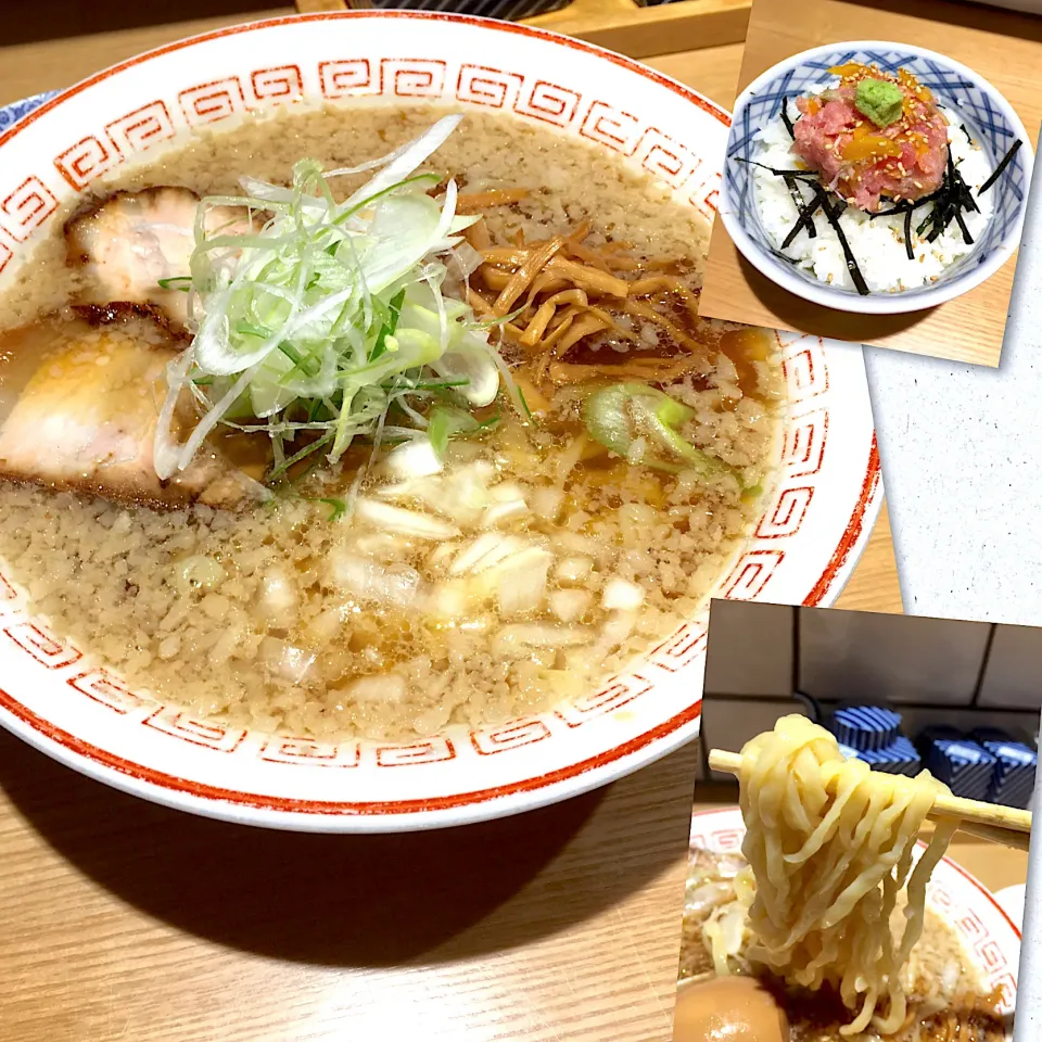 醤油ラーメンまったりとマグたく丼@きたかた食堂(新橋)|yoooochanさん