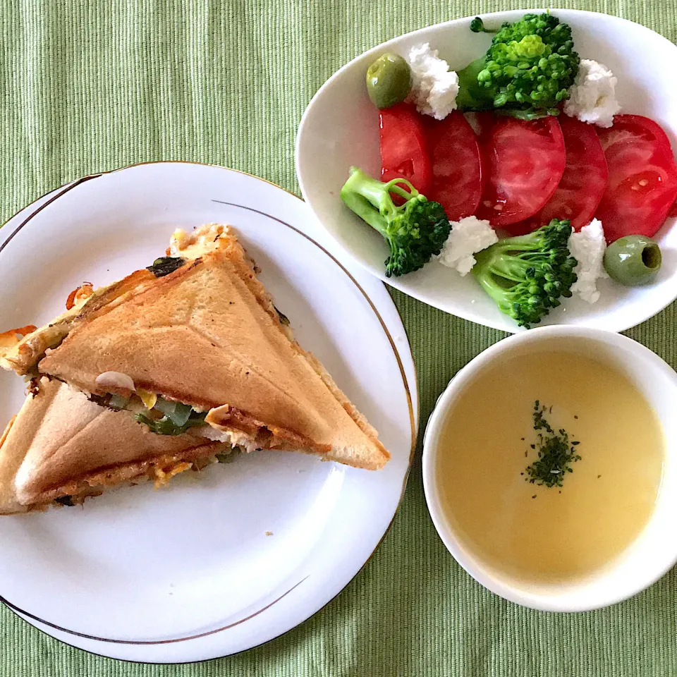 ホットサンドランチ🍴|はるさん