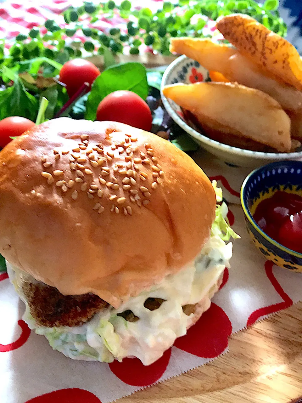 マグロカツバーガーwithタルタルソース💕💕💕|🌺🌺Foodie🌺🌺さん