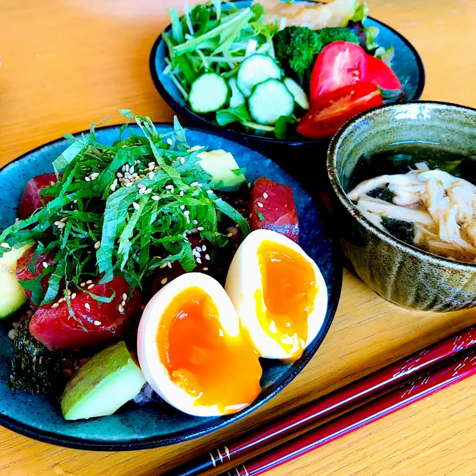 ＊ユッケ丼のお昼ごはん|つなもんさん