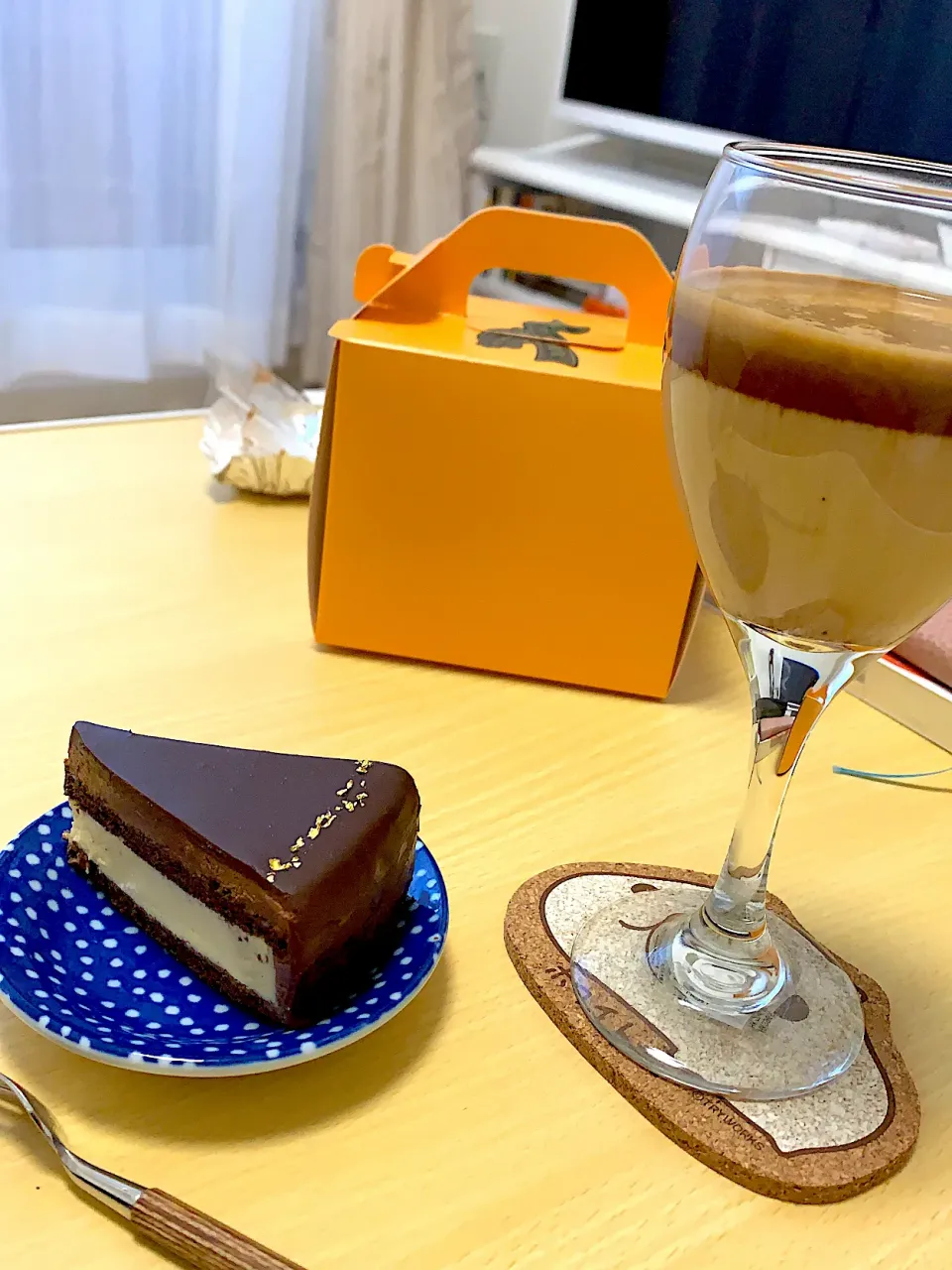 ププリエのチョコブリュレケーキと自家製ダルゴナコーヒー|ましゅさん