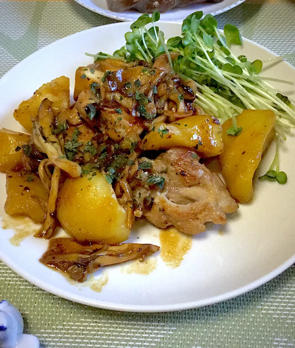 鶏肉とじゃがいもの醤油炒め|みずはらさん