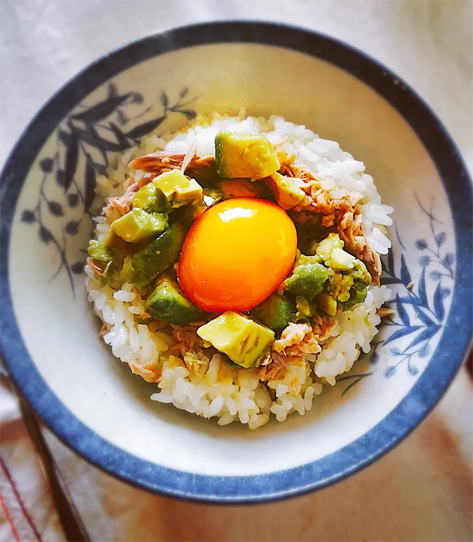 ひのもさんの料理 とろとろアボカド卵ごはん|かえたんさん