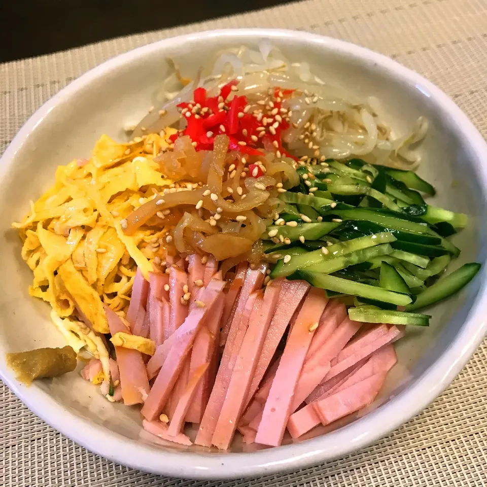 今日のテレワークお昼ご飯。今年初の冷やし中華。|MAYUKOさん