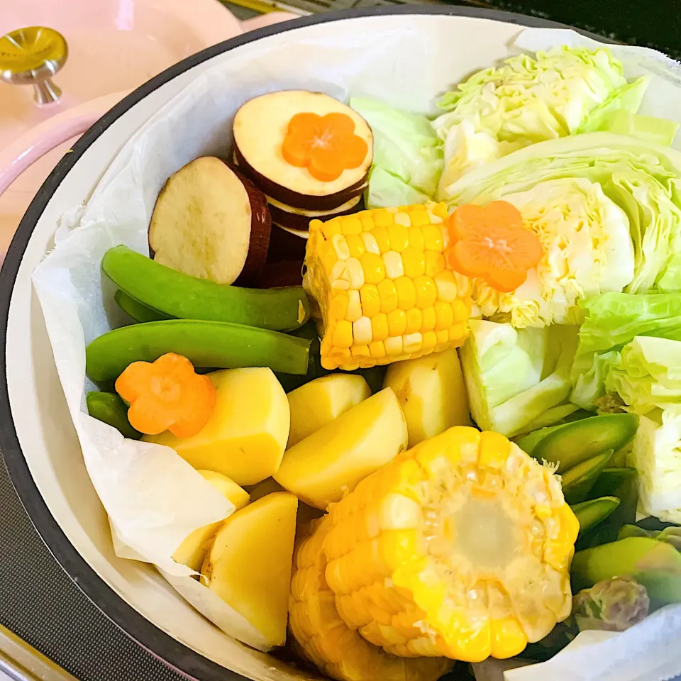 バーミキュラで作る温野菜🥬🍠🥕🌽🥔|つつみんさん