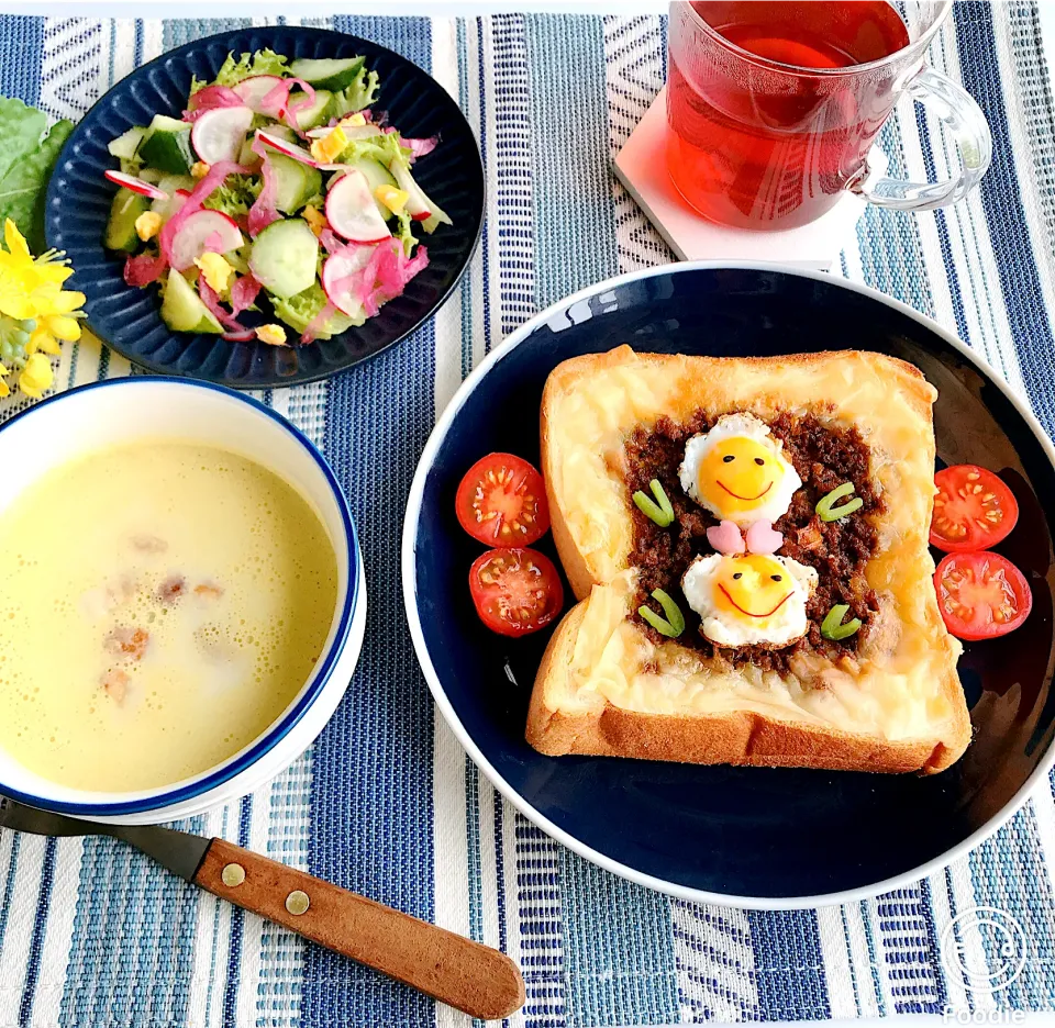 Snapdishの料理写真:《休日の朝はこんな気分✌🏼😊💕》|ちゃべさん