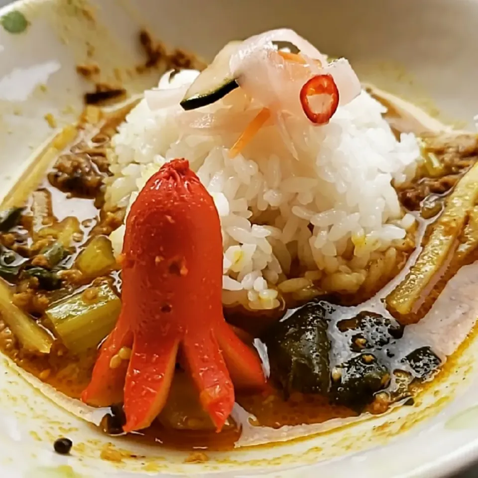 セロリとタケノコの牛豚キーマカレーinタコさんウインナー🐙|ふじわらたくやさん