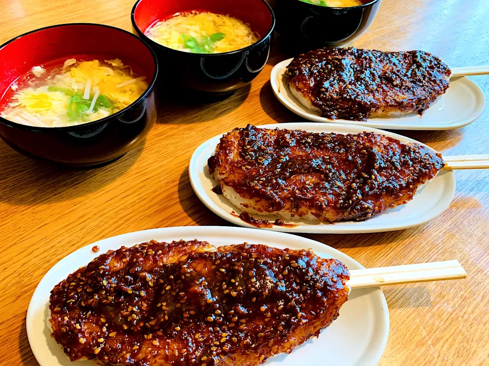 Snapdishの料理写真:五平餅✨胡麻味噌味。お昼ごはん|いちごさん