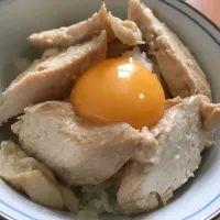 Snapdishの料理写真:鶏むねチャーシュー丼|Sayaさん